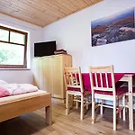 S4 Kouty Apartmán *
