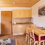 S4 Kouty Apartmán *